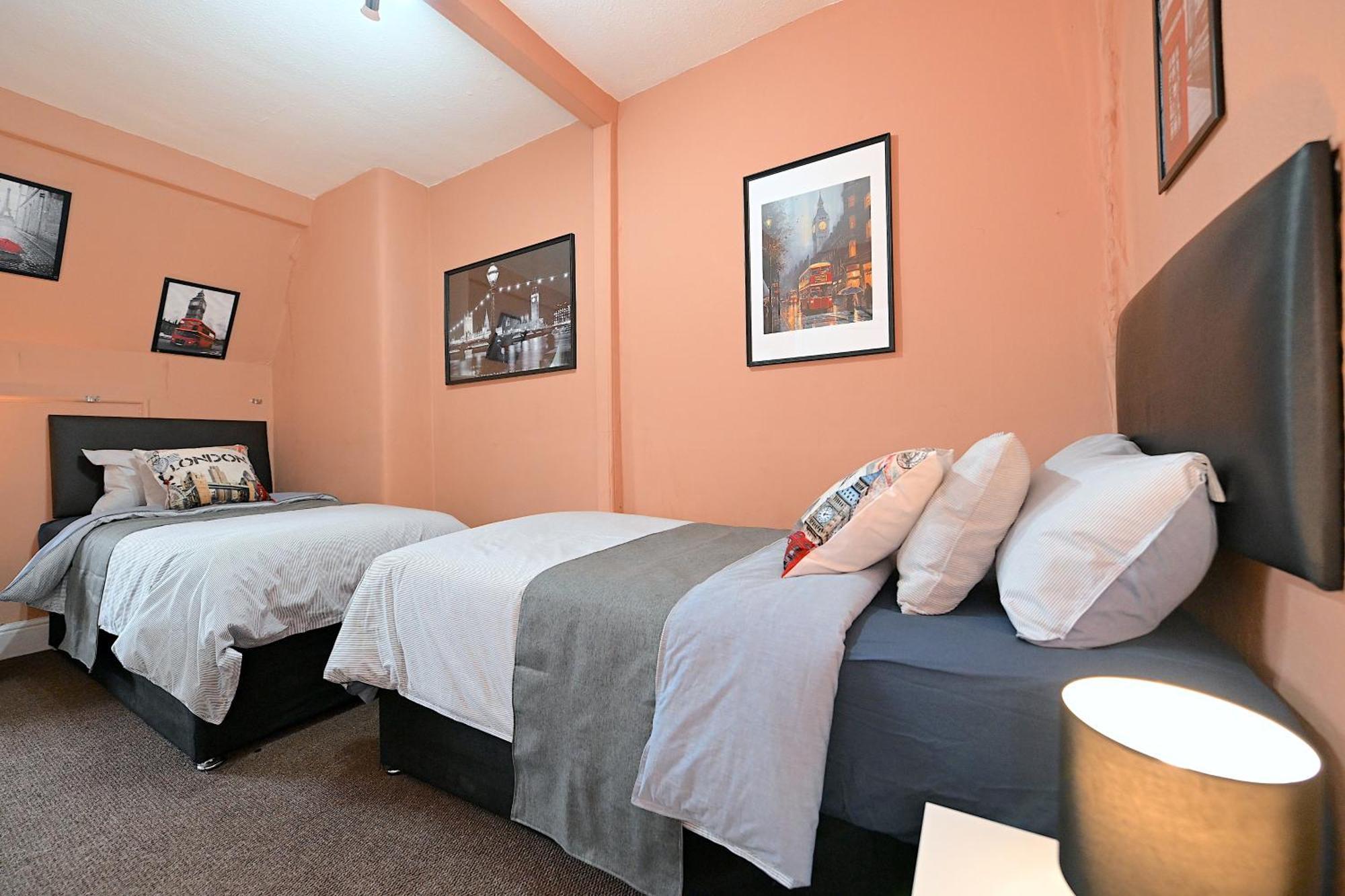 Stunning 3 Bedroom Serviced Flat In North Лондон Екстериор снимка