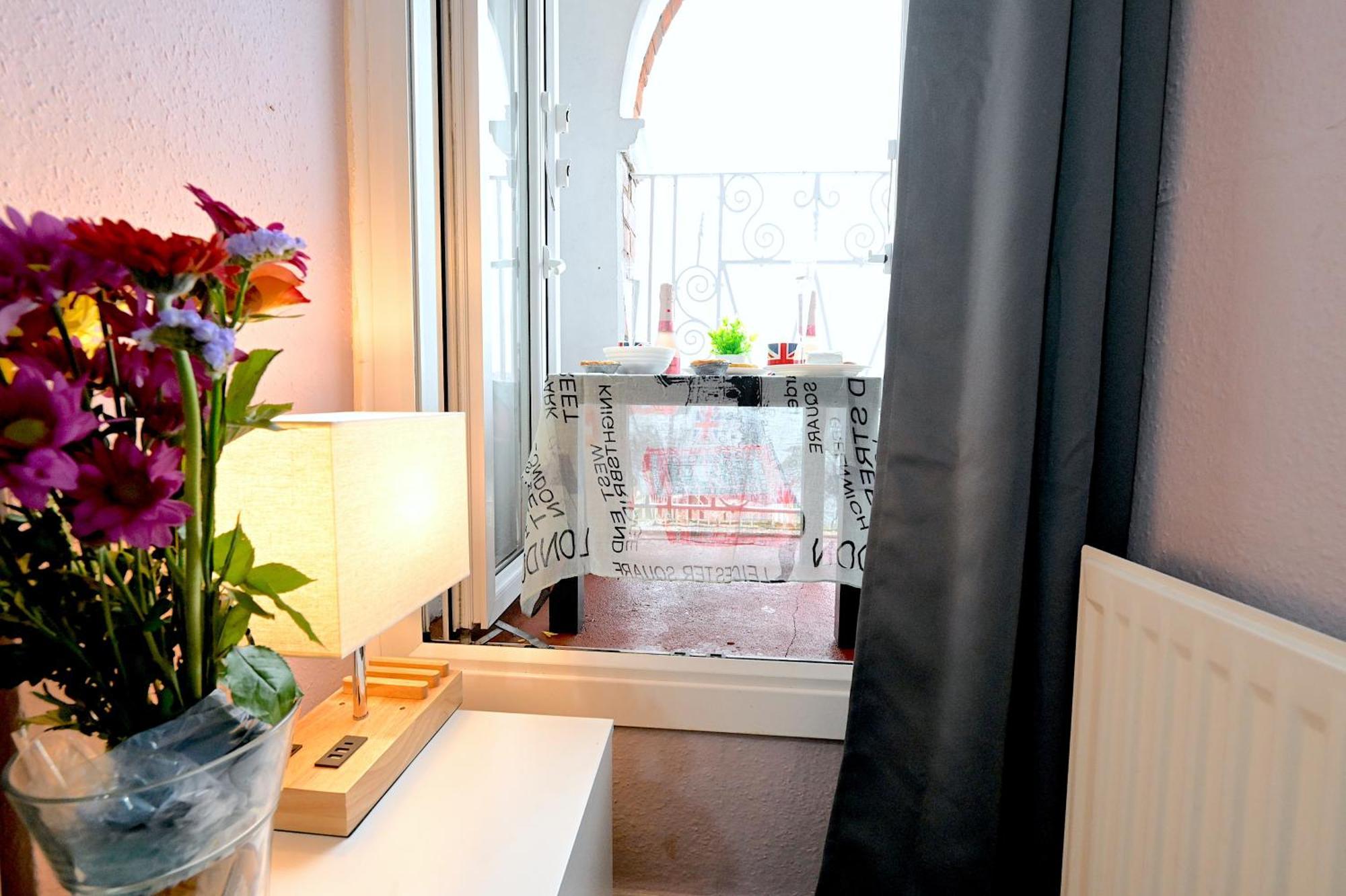 Stunning 3 Bedroom Serviced Flat In North Лондон Екстериор снимка