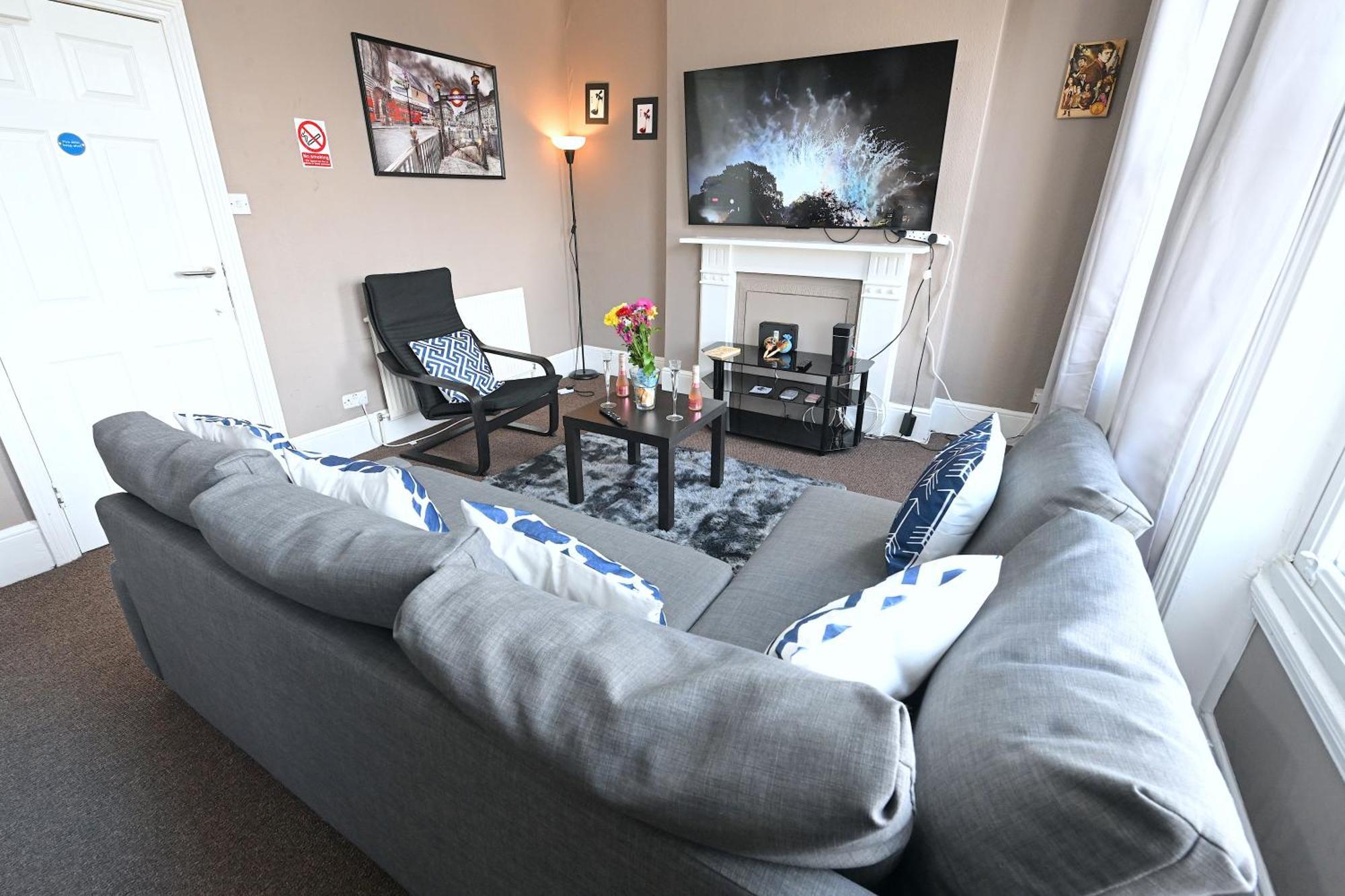 Stunning 3 Bedroom Serviced Flat In North Лондон Екстериор снимка
